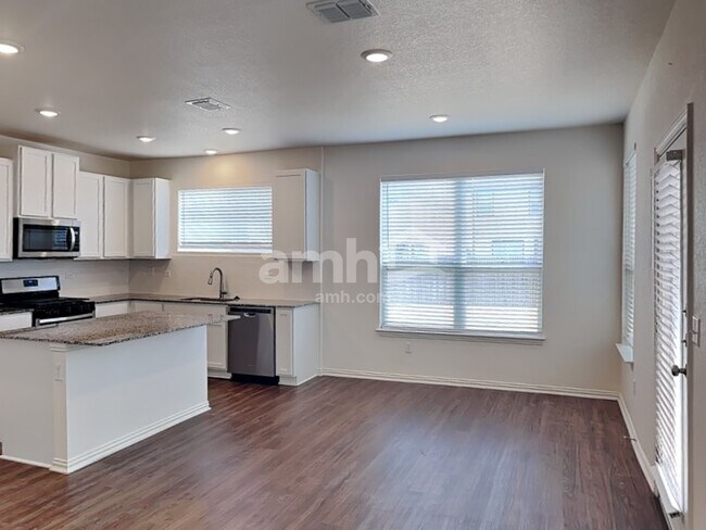 Foto del edificio - 180 Pebble Creek Run