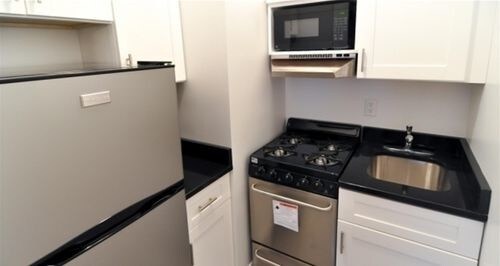 Building Photo - 402 W 55th St