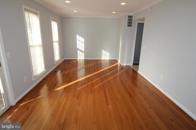 Foto del edificio - 10089 Bunker Woods Ct