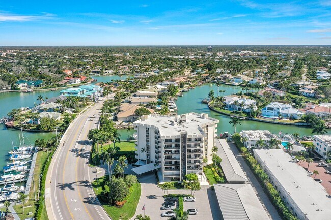 Building Photo - 2150 Gulf Shore Blvd N