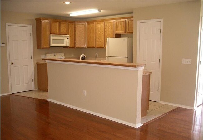 Building Photo - 10 Ashleigh Ln