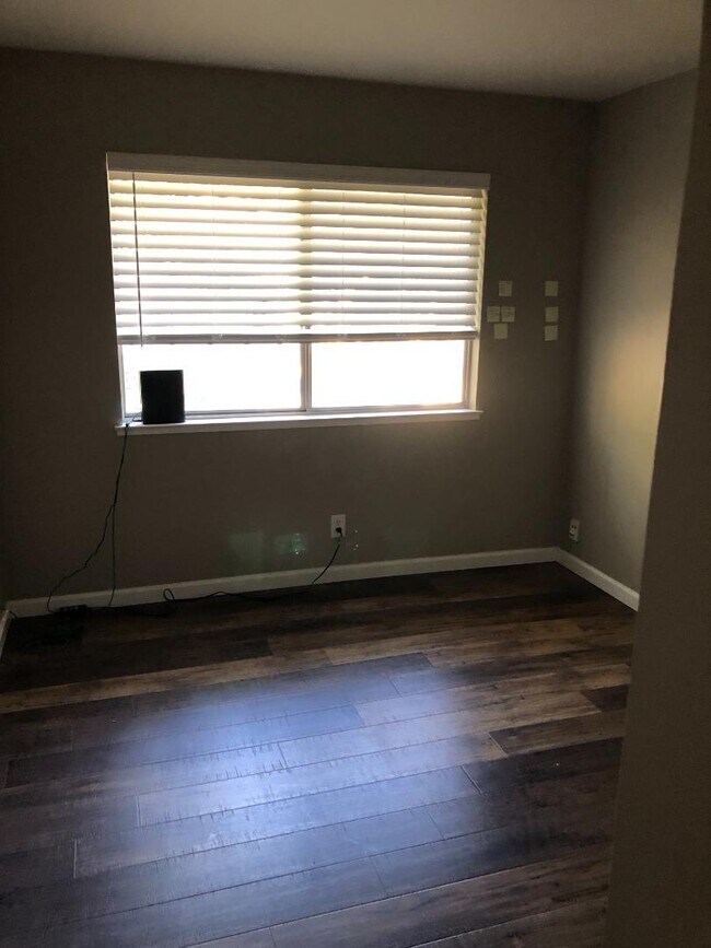 Foto del edificio - 2330 Samaritan Pl