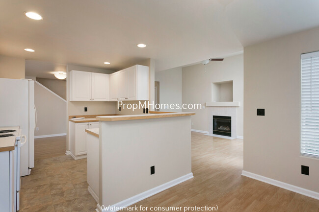 Foto del edificio - Elegance and Ease in Beaverton: A Home Des...