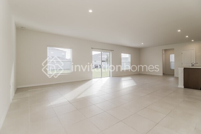 Building Photo - 2882 Parkfield Rd