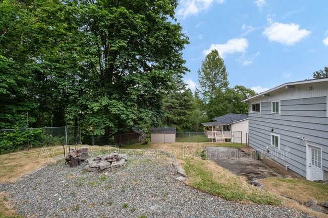 Building Photo - 12126 SE 160th St