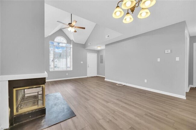 Building Photo - 413 Lees Mill Dr