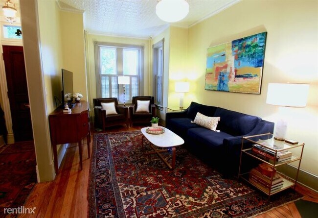 Foto del edificio - 724 3rd St NE