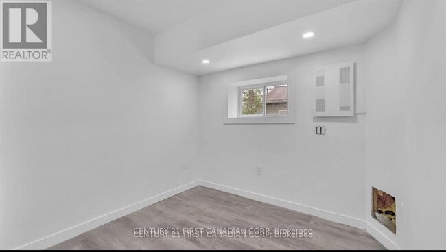 Building Photo - 413 Main St S