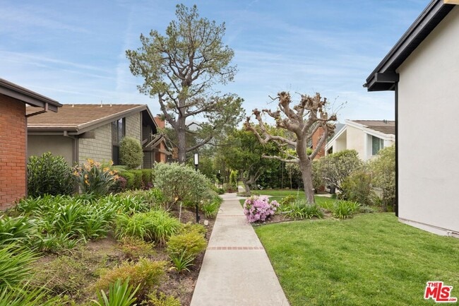 Foto del edificio - 1329 Avenida de Cortez