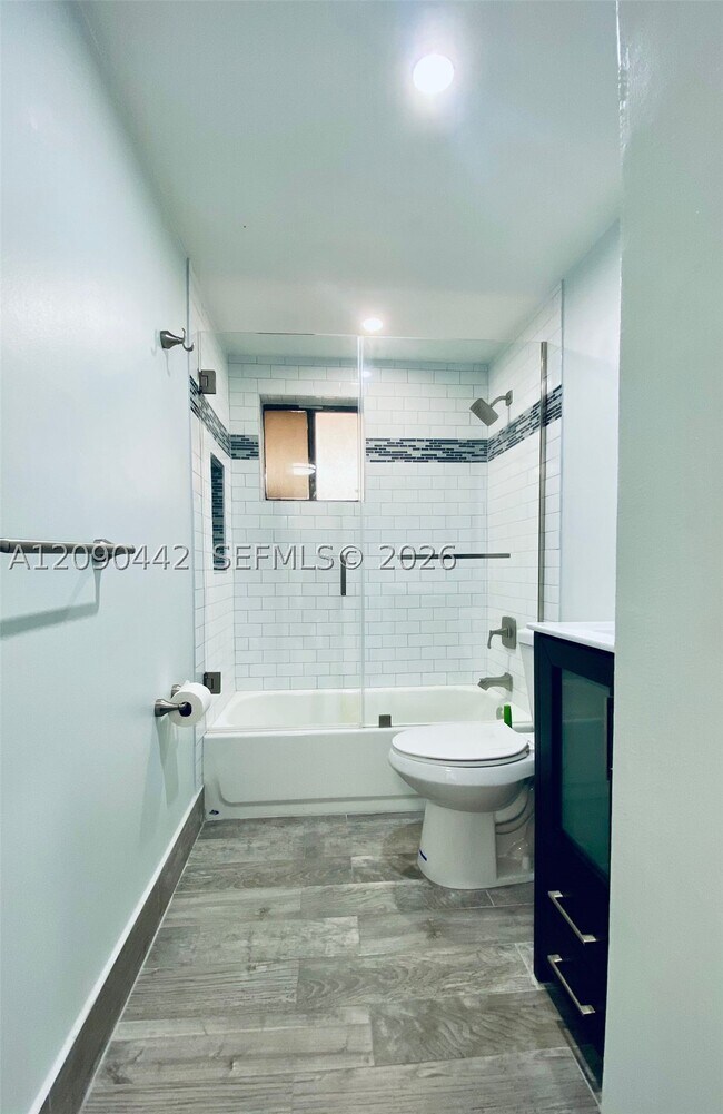 Foto del edificio - 8015 SW 107th Ave