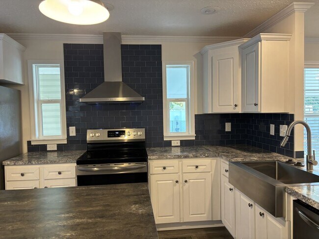 Foto del edificio - 2351 NW 46th Court Rd