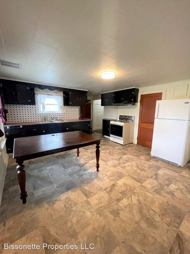 Building Photo - 4 br, 1 bath House - 353 Reynolds Rd