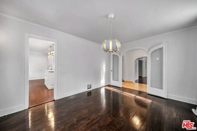 Foto del edificio - 618 N Rodeo Dr