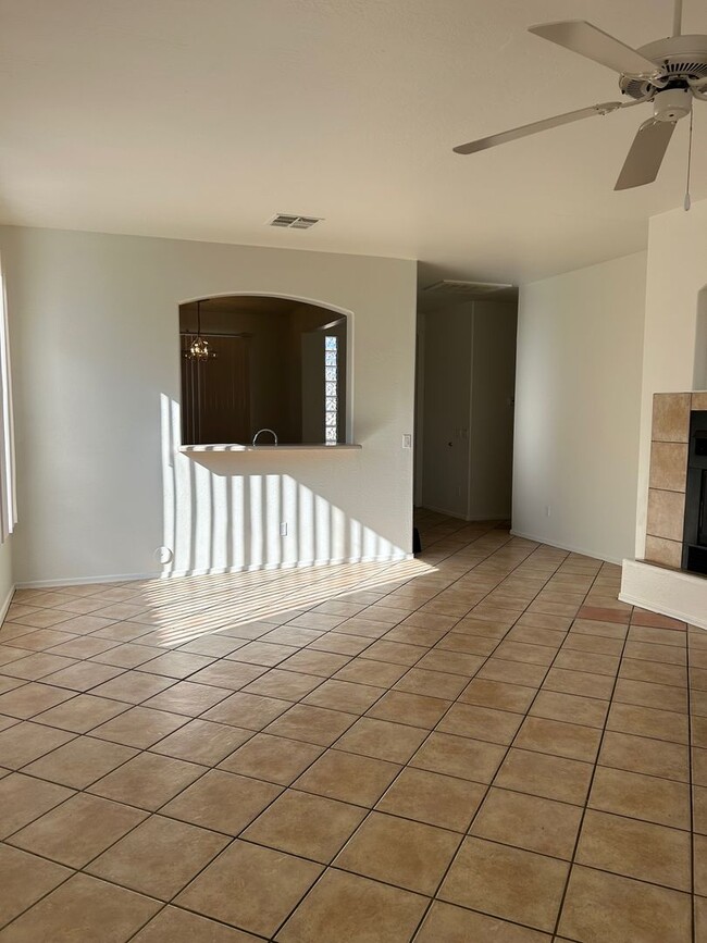 Building Photo - 3 Bedroom in gated Community