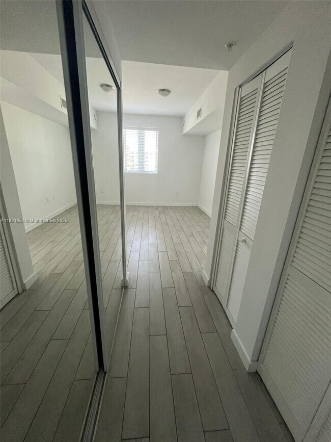 Foto del edificio - 321 NE 26th St