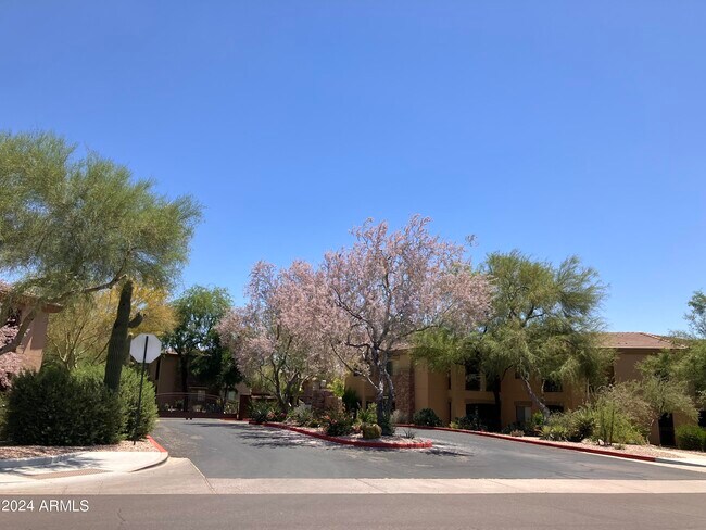 Foto del edificio - 16801 N 94th St