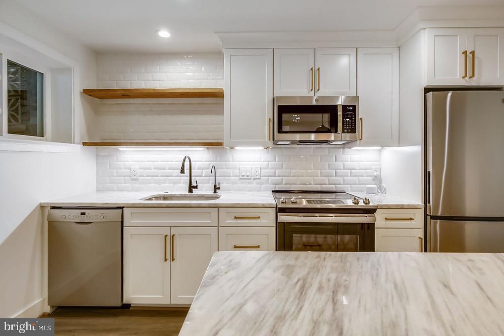 Primary Photo - 4416 15th St NW