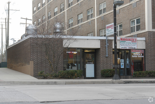 Building Photo - Beaver Plaza