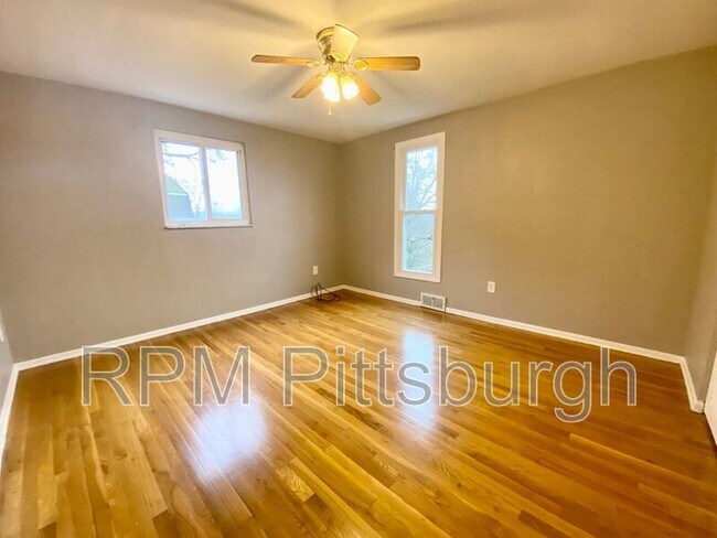 Building Photo - 6005 Verona Rd