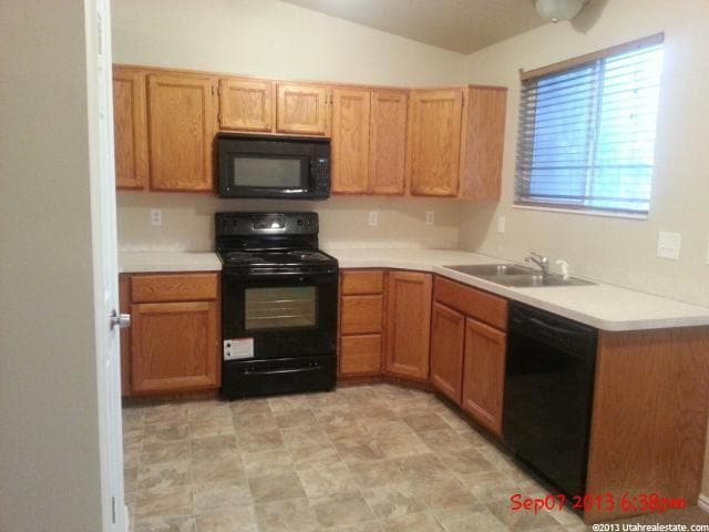 Building Photo - 1524 W 200 S