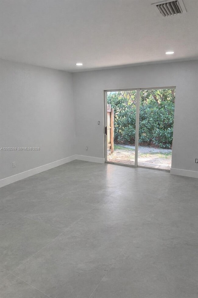 Building Photo - 7608 NW 38th Ct