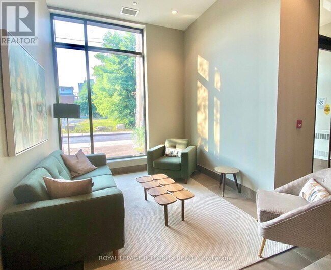 Photo du bâtiment - 60 Springhurst Ave