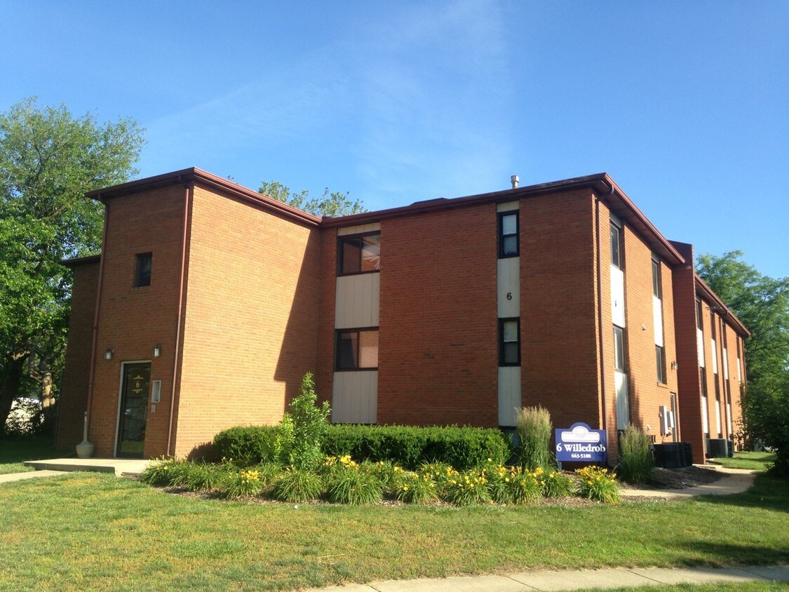 6 Willedrob Rd, Bloomington, IL 61701 Apartments in Bloomington, IL