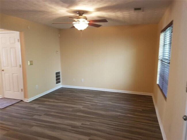 Building Photo - 3823 Waldrop Ln