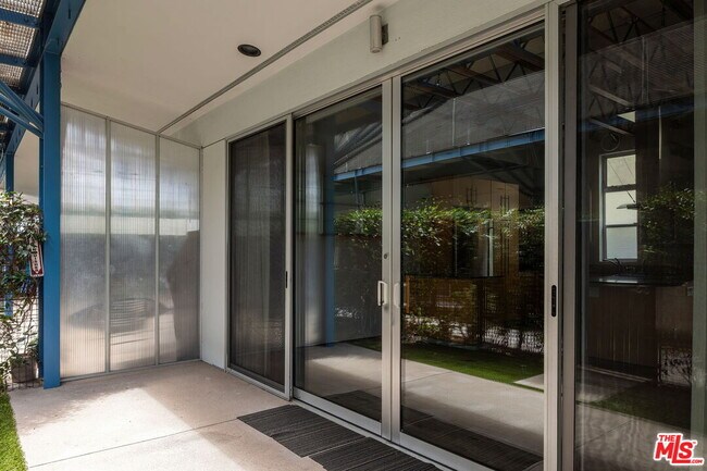 Foto del edificio - 621 San Juan Ave