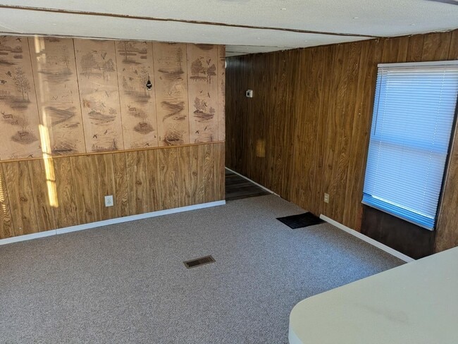 Foto del edificio - 2400 Oaklawn Blvd