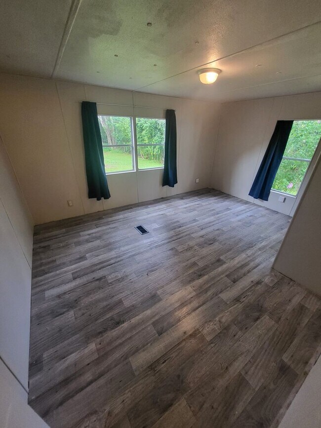 Foto del edificio - 650 SE 128th Ave