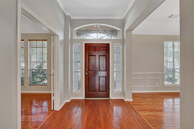 Building Photo - 614 Airybrook Ln