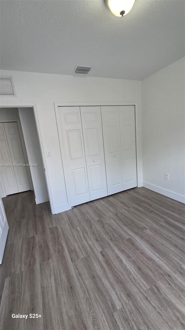Foto del edificio - 840 SW 6th Pl