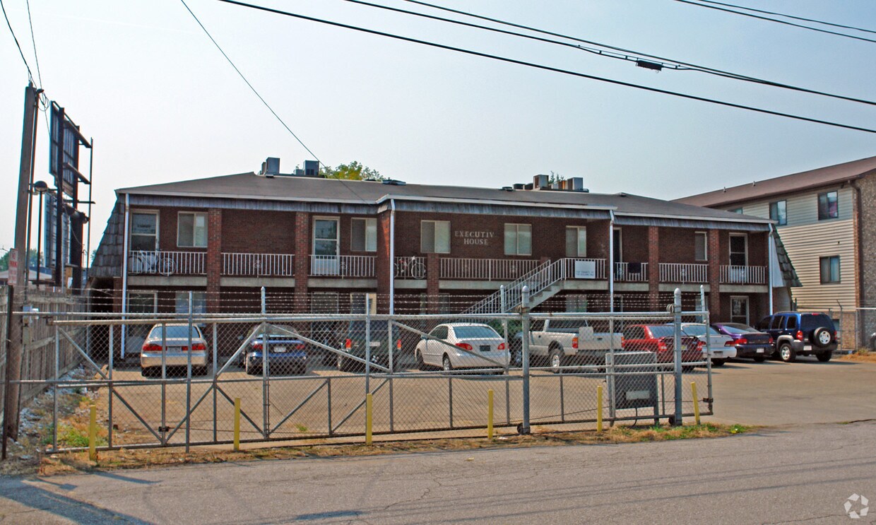 Building Photo - Executive House
