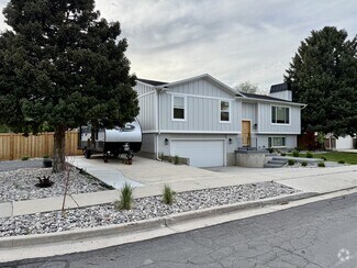 Building Photo - 11152 S Lyndbrook Way