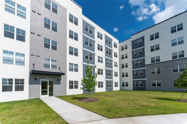Foto del edificio - 5587 Millennia Park Dr