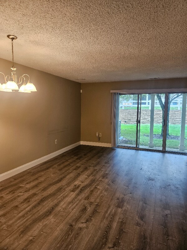 Foto del edificio - 107 Hyacinth Ln