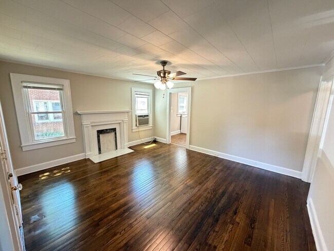 Foto del edificio - Cute Duplex 1 bed 1 bath unit, Close to Downtown Concord