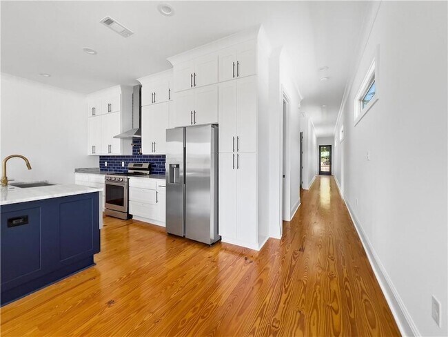 Foto del edificio - 5807 Royal St