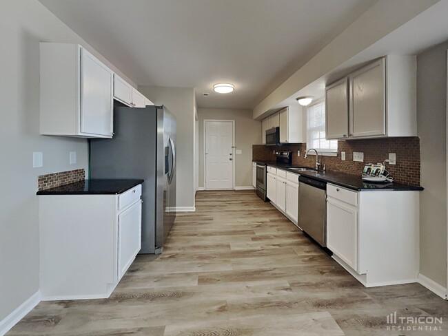 Building Photo - 1521 Clover Ridge Ct