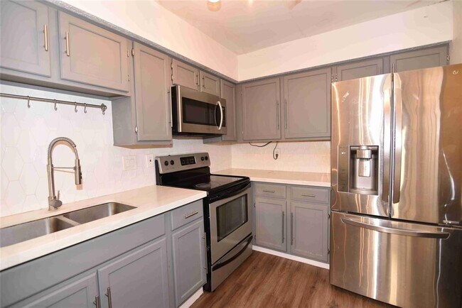 Foto del edificio - 10555 Turtlewood Ct