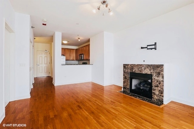 Building Photo - 1600 S Prairie Ave