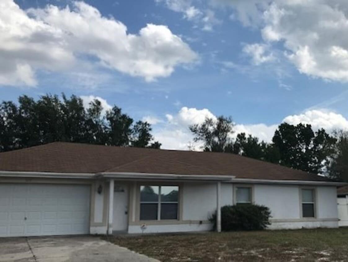 Primary Photo - 3 bed 2 bath home