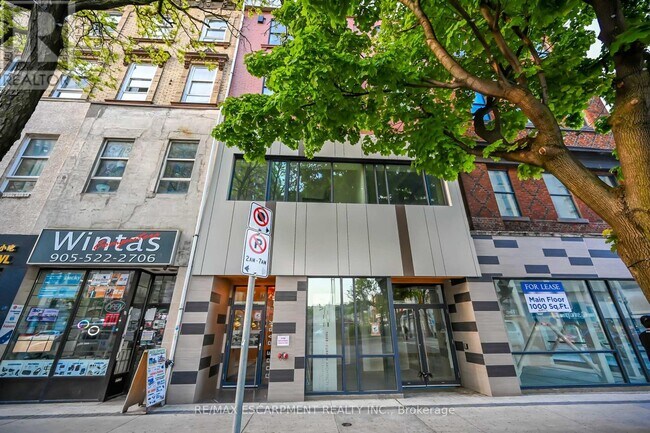 Building Photo - 121-121 King St E