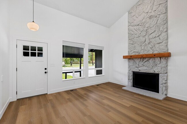 Foto del edificio - 24728 Marlene Way