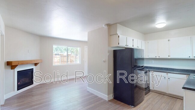 Foto del edificio - 829-831 Prairie Rd
