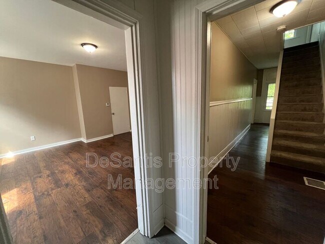 Photo - 1104 Brabec St House