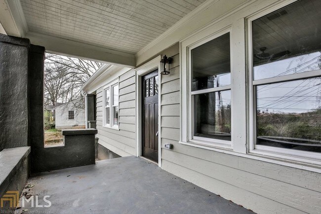Building Photo - 1046 Dill Ave SW