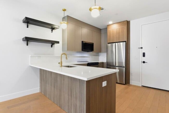 Building Photo - 35 Orchard St