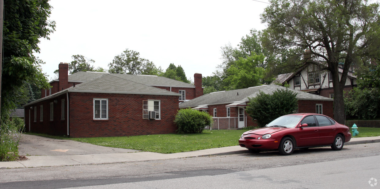 Primary Photo - 3725 N Sherman Dr